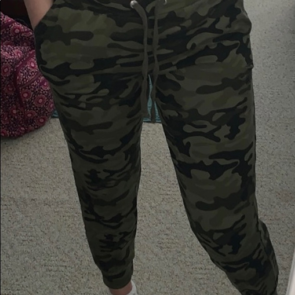 Distressed Camo Joggers SMALL
